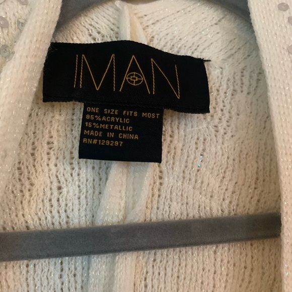 Woman’s sequin cape/wrap. Brand-Iman. One size - Picture 3 of 4